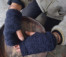 Guanti uomo senza dita grigio scuro, fatti a maglia pura lana merino 