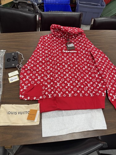 Supreme louis vuitton logo - supreme,