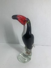 Statuina uccellino tucano