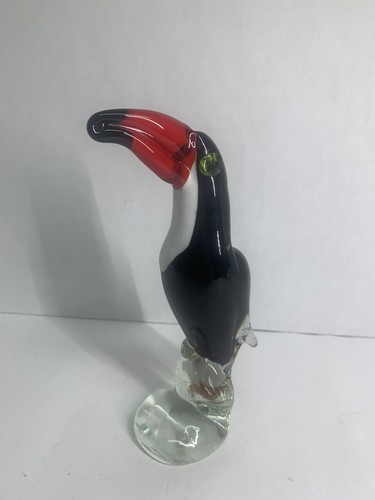 Statuina uccellino tucano