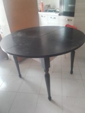 tavolo tondo allungabile riverniciabile a piacimento ,di produzione anni 