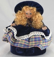 BAMBOLA di PORCELLANA su