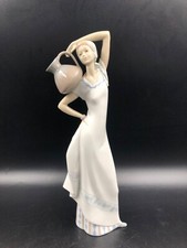 DONNA ACQUAIOLA CON ANFORA SCULTURA STATUETTA STATUA FIGURA  ST LLADRO