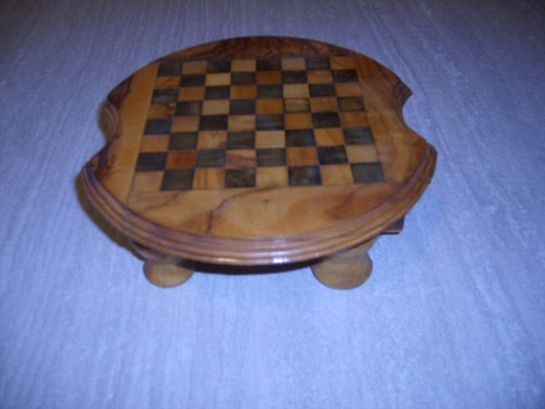 Scacchiera tonda con scacchi - con, e