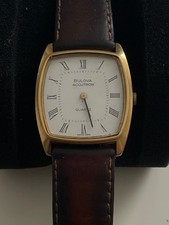 Bulova accutron quarz perfettamente funzionante color oro