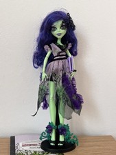Monster High Doll Amanita Nightshade Gloom and Bloom Limited Edition 2015