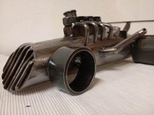 Auto scultura artistica - , ferro