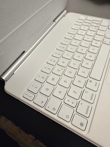 Apple magic keyboard - magic,