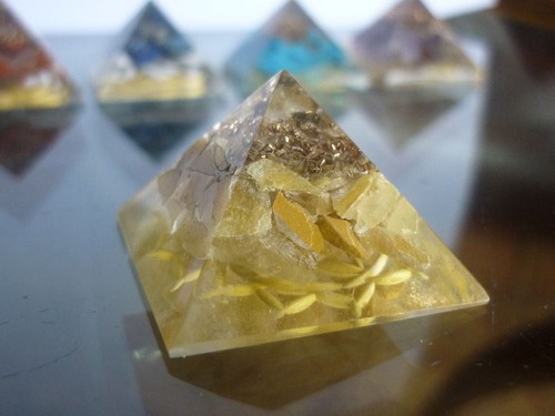 Piramide orgone orgonite - piramide,