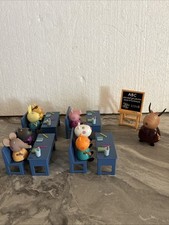 La scuola di Peppa Pig con Personaggi Aula con Banchi e Lavagna
