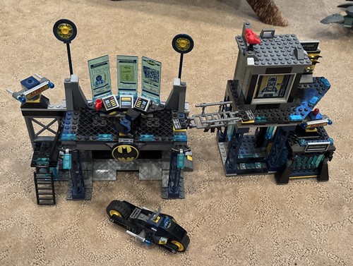 Lego batman batcaverna come - batman,