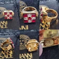 ANELLO GIANNI VERSACE BAGNO ORO CON CRISTALLI BIANCHI E ROSSI VERSUS RING RING'S