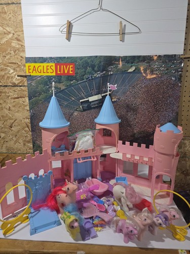 Castello little pony - castello,