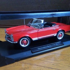Norev 1/18 Mercedes Benz 230SL