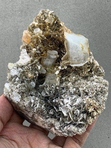 Acquamarina con minerale - , di