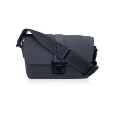 Autentica borsa messenger a tracolla Louis Vuitton nera Taurillon S-Cape M23741