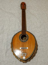 Antica Mandola / Chitarra A 6 Corde
