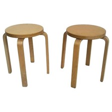 Set of 2 wooden stools E60