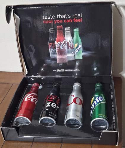 Coca cola intro - cola, bottiglie