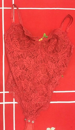 Body pizzo rosso - le, foglie