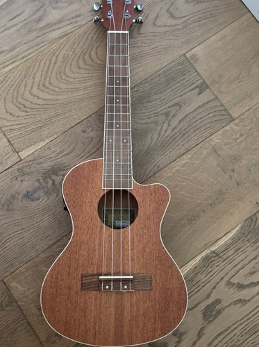 Ukulele guitar tm2 - guitar,