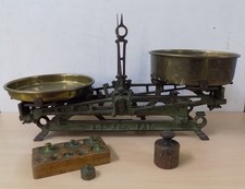 Antica bilancia da banco K.K