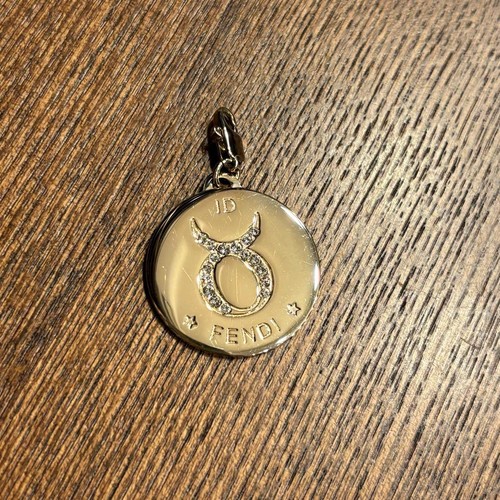 Fendi gold charm pendant 5cm - pendant, 2.5cm