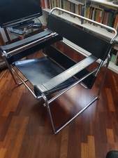 Poltrona Wassily Made In Italy in cuoio nero, cromata