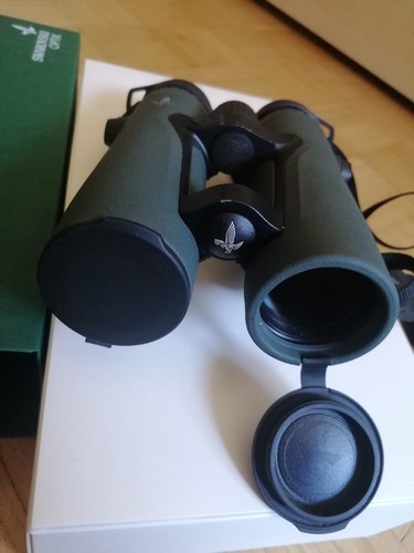 Binocolo con telemetro 8x42
