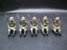 5 Soldatini Lineol seduti