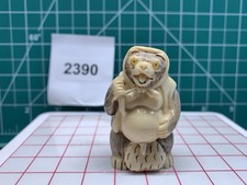 3332390 Netsuke intagliato