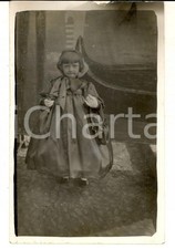1934 MILANO ? Bambina in costume di Carnevale *Foto cartolina VINTAGE