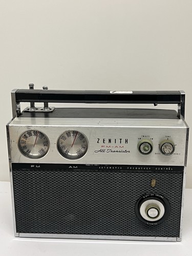 Radio portatile vintage - , primi