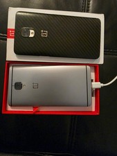 2 telefoni one plus 3 e 3T