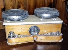 BILANCIA 2 PIATTI PESI E MARMO