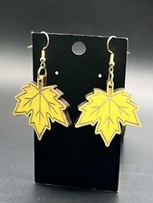 Orecchini foglia acero giallo