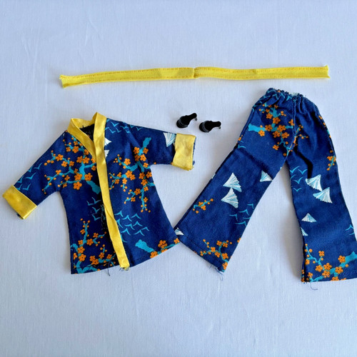 Très rare tenue - trÈs,