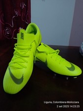 scarpe calcio nike mercurial gialle fluo con tacchetti in ferro