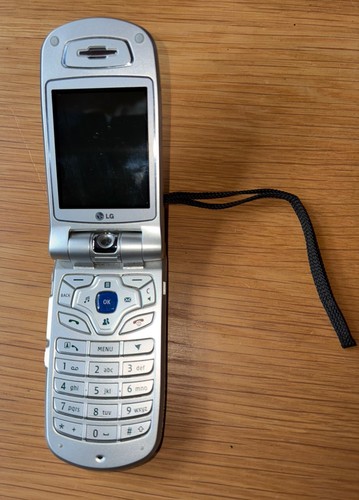 Telefono cellulare flip - lg,