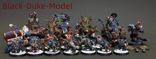 Warhammer 40K miniatures and