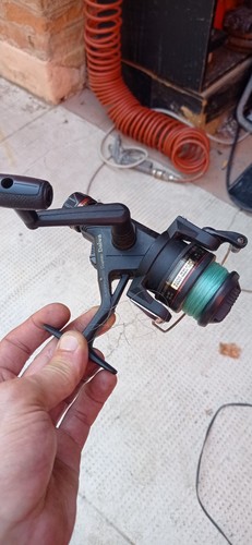 Mulinello pesca spinning - un,