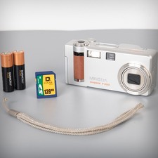 Minolta Dimage F200 4 megapixel fotocamera digitale compatta - retrò, vintage, Y2K