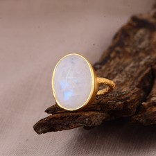 Anello pietra di luna fatto a
