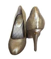 Scarpe con tacco a pompa