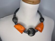 Collana girocollo donna resina Arancio e acciaio su tubolare cristalli e tulle 