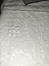 Copriletto In  lino ricamo