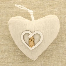 Cuore imbottito portaconfetti con applicazione legno SPOSI BOMBONIERA 089P