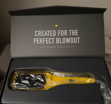  Drybar The Brush Crush