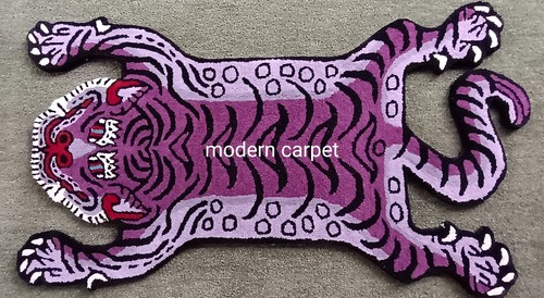 Tappeto moderno viola tigre