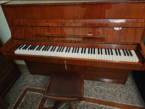 Pianoforte nieer verticale - pianoforte,